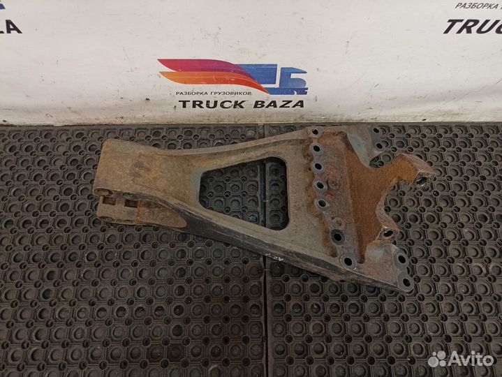 Кронштейн реактивной тяги правый