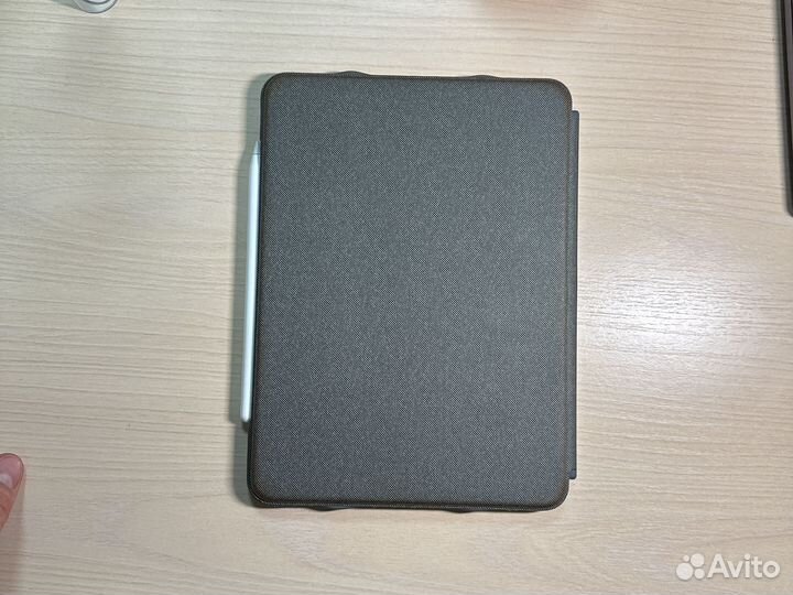 Клавиатура logitech combo touch на iPad pro 11