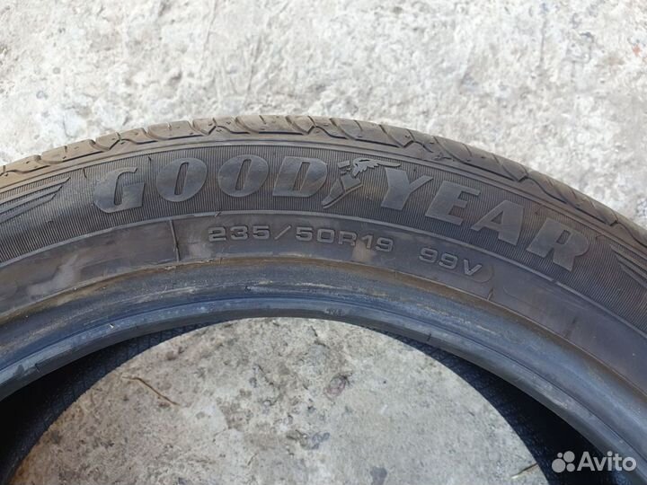 Goodyear EfficientGrip Performance 235/50 R19 99V