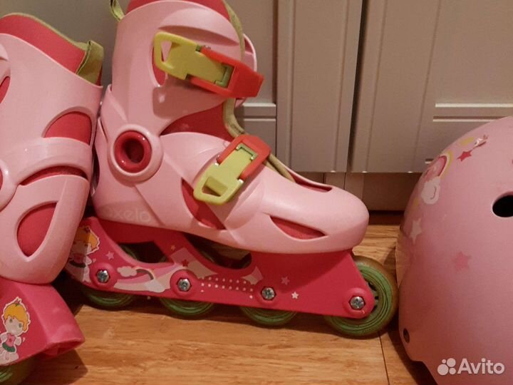 Роликовые коньки с шлемом и комплектом защиты