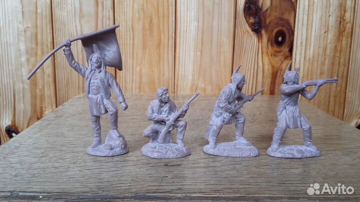 Солдатики Индейцы tssd.сша 2009 г. Набор 7 штук