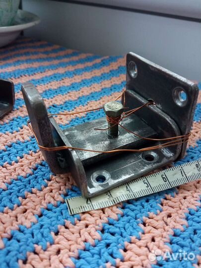 Шпингалет дверной, 140мм, засов под навесной замок