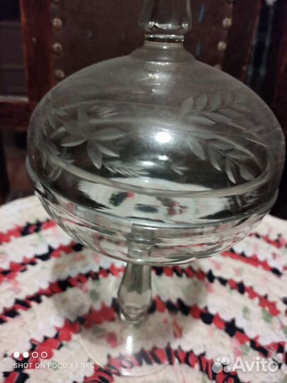 Ваза,с крышкой стекло