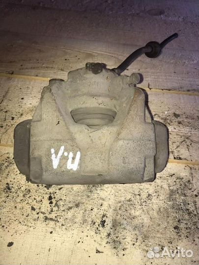 Суппорт передний левый Renault Duster 1 1.5