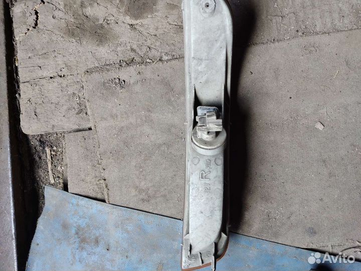 Правый повторитель поворота