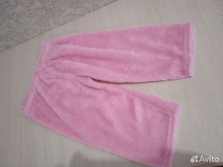 Пакет одежды и игрушек для малышей