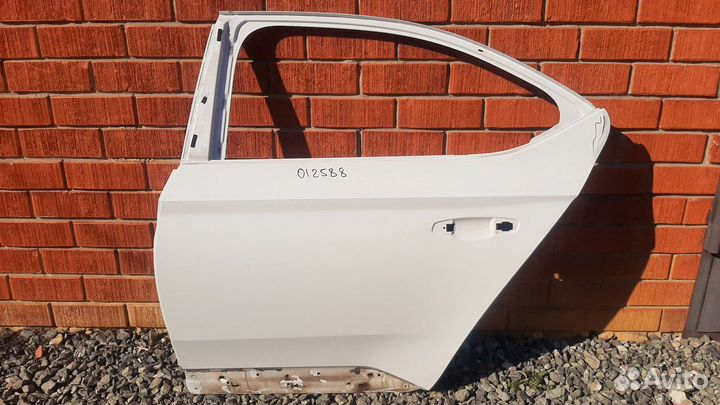 Дверь задняя левая Skoda Superb Шкода Суперб