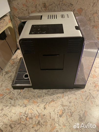 Капсульная кофемашина Делонги