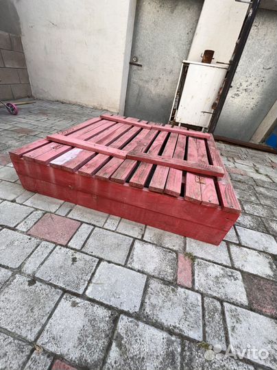 Песочница с крышкой деревянная