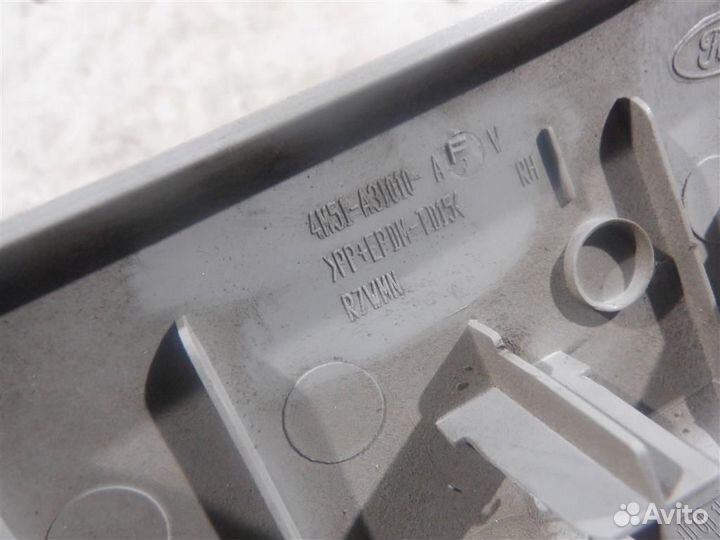 Обшивка стойки Форд Фокус 2