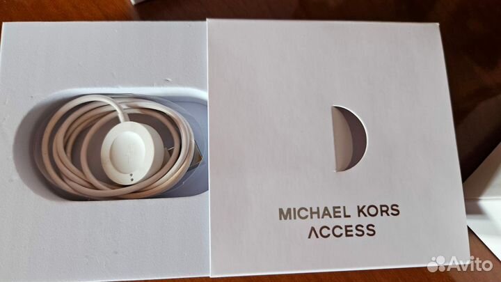 Смарт часы Michael kors