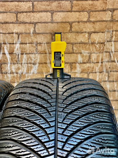 Goodyear Vector 4Seasons Gen-2 215/55 R16 93V