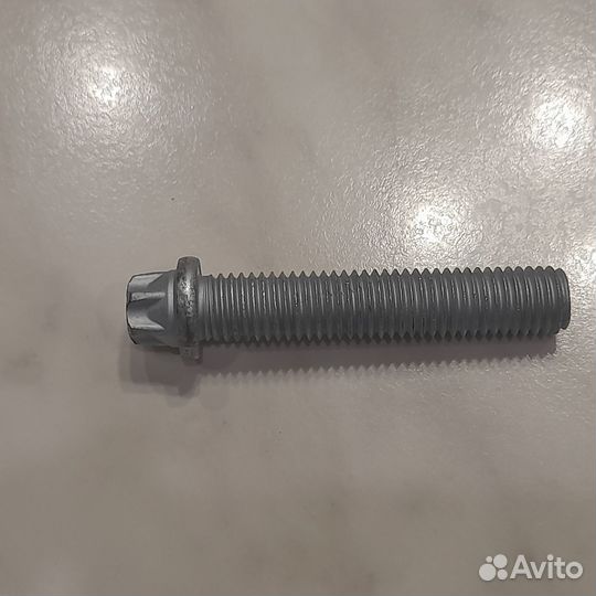 Болт привода LR Range Rover -09, TYP000040