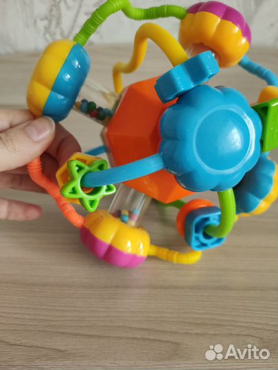 Развивающая игрушка / погремушка