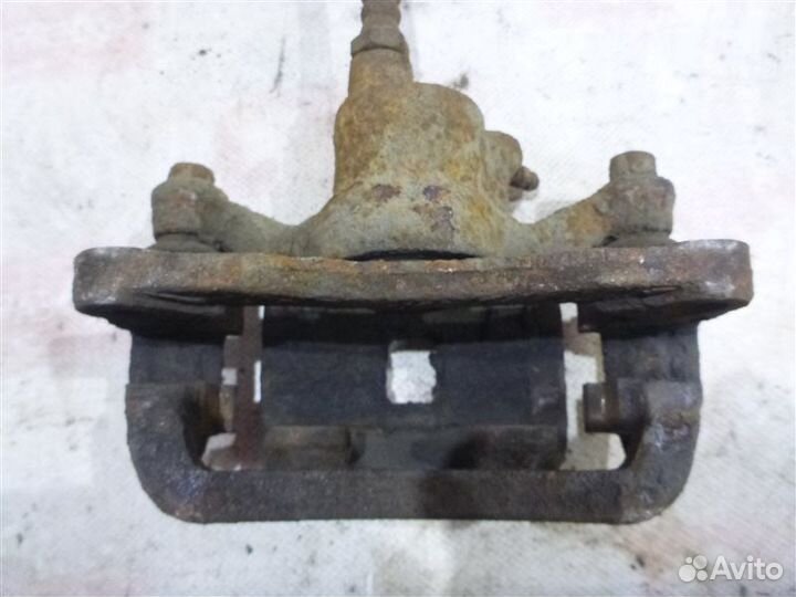 Суппорт задний правый Mitsubishi Galant E52A 1800