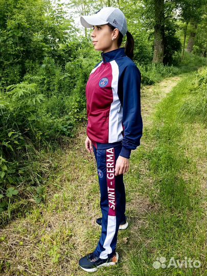 Спортивный костюм