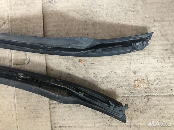 Молдинг лобового стекла тойота приус прайм
