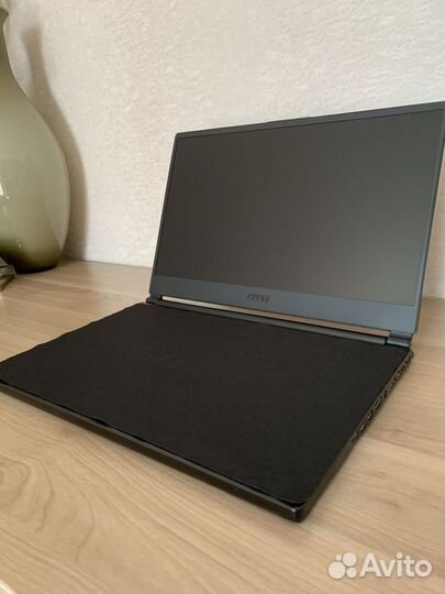 MSI GS65 Stealth Thin 8RE