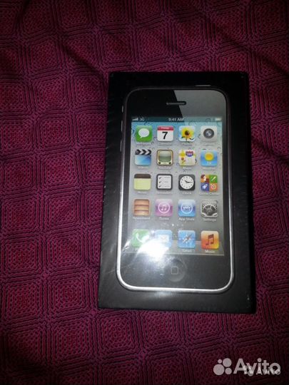 Коробка от iPhone 3gs в илеальном состоянии