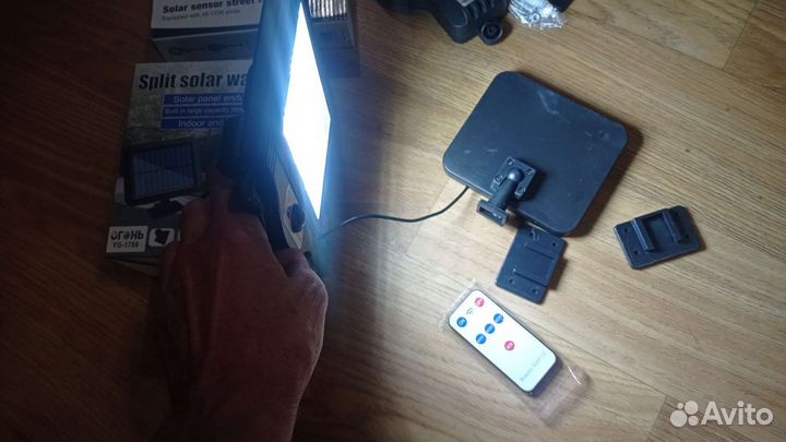 Фонарь на дистационной солнечной батарее yg-1759