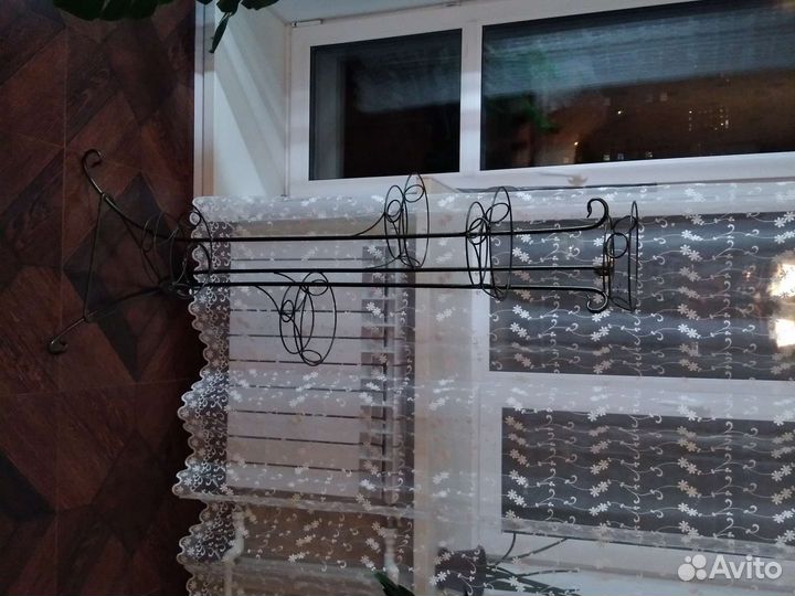 Подставка для цветов напольная металлическая