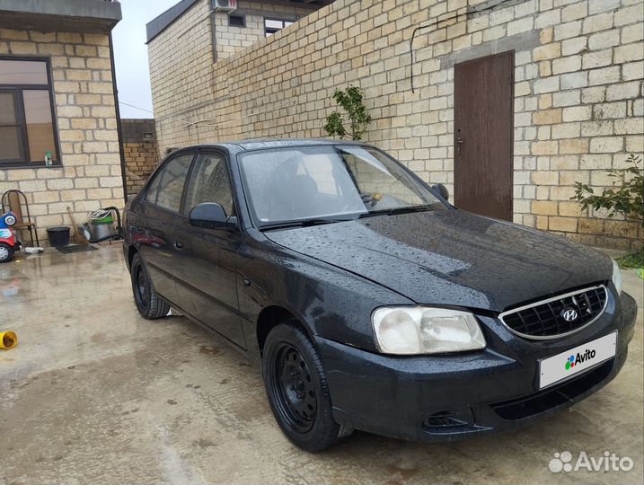 Hyundai Accent, 2010