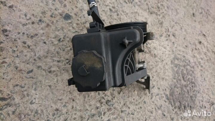 Насос гур Mercedes C A0064662601 2.1 дизель