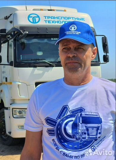 Водитель на седельном тягаче