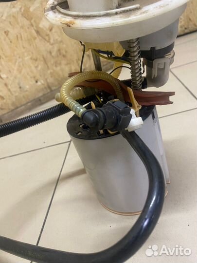 Насос топливный электрический Volkswagen Passat B6