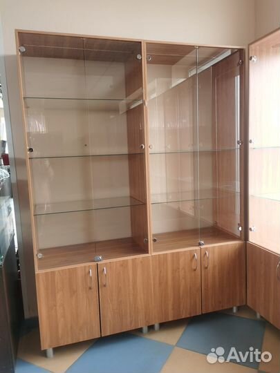 Шкаф витрина