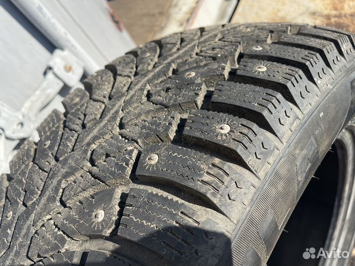 Formula Ice 215/55 R17 98T