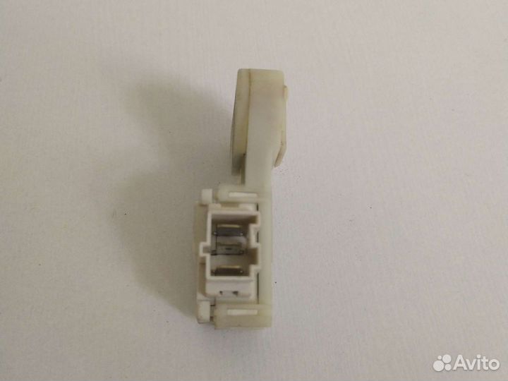 Замок блокировки люка Indesit/Ariston