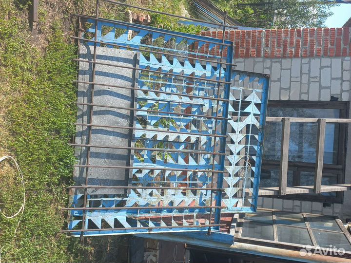 Готовый забор из арматуры
