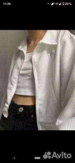 Укороченая кофта на замке