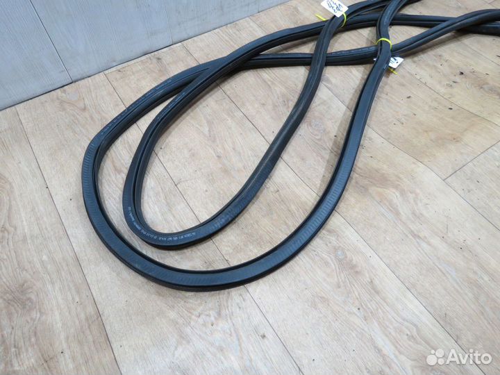 Уплотнитель двери Volkswagen Polo