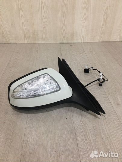 Зеркало заднего вида боковое правое Mercedes Benz