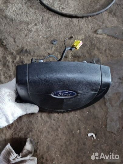 Подушка безопасности в руль Ford Fusion