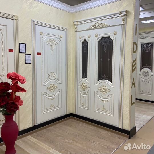 Двери межкомнатные белые v-2296