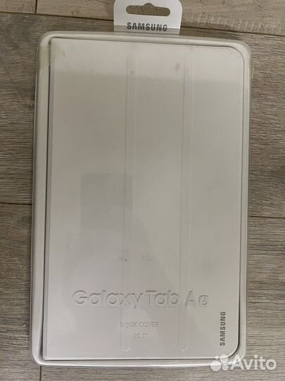 Чехлы на телефон / планшет