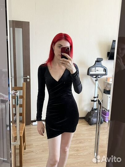 Платье бархатное 42 44