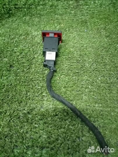 Кнопка аварийной сигнализации 8E0941509 Audi A4 B6