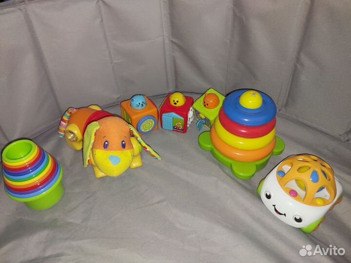 Развивающие игрушки для малышей пакетом
