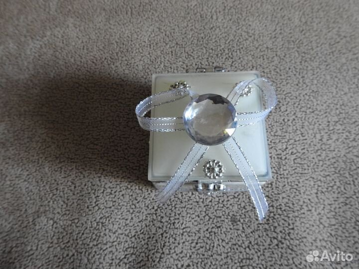 Шкатулка подарочная для украшений с зеркальцем