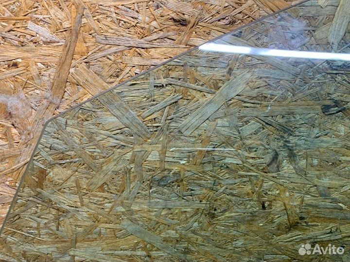 Стекло двери переднее левое Mercedes-Benz