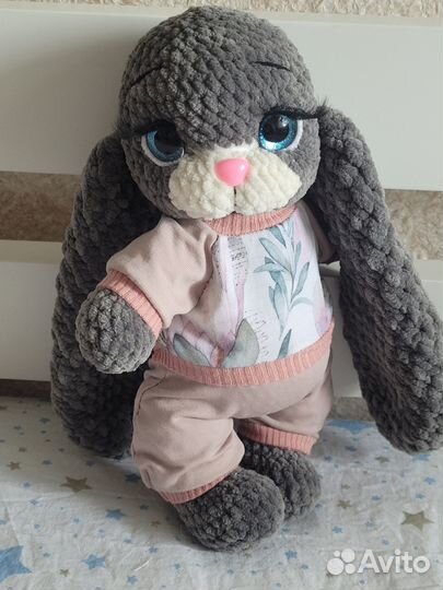 Мягкая игрушка амигуруми ручной работы. Зайка