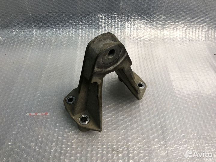 Кронштейн двигателя 4.0L Ford Mustang V 09-14