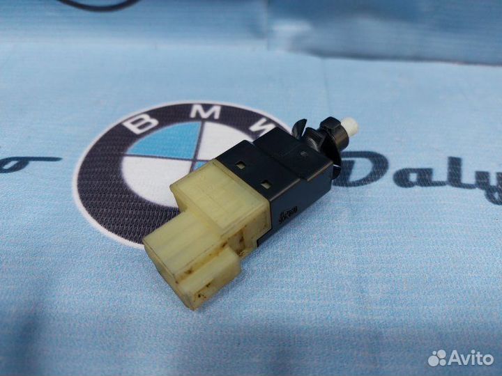 Концевик педали тормоза Mercedes-Benz E-Class W211