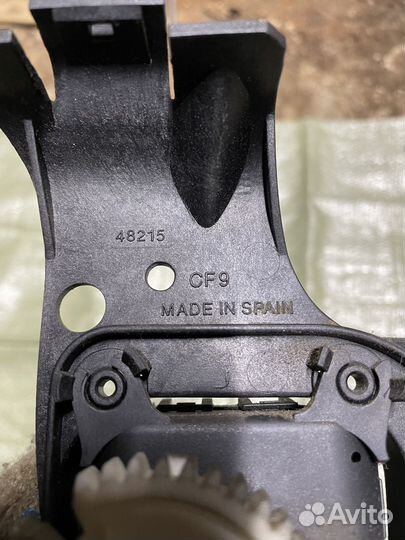 Моторчик заслонки отопителя Skoda Fabia 2001