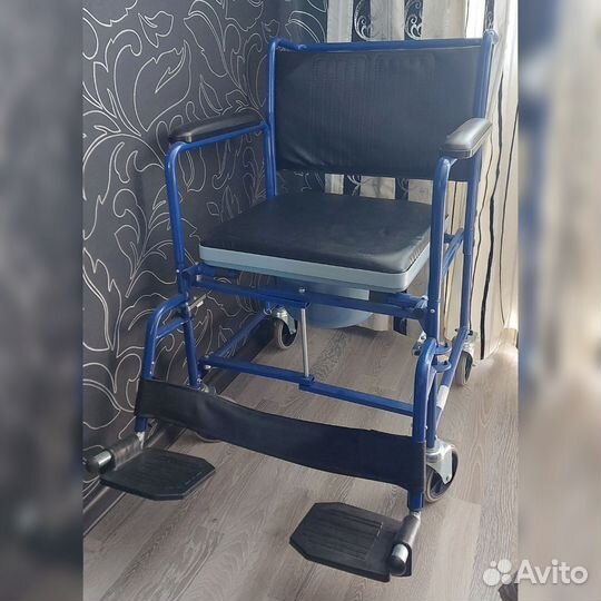 Кресло каталка для инвалидов с туалетом