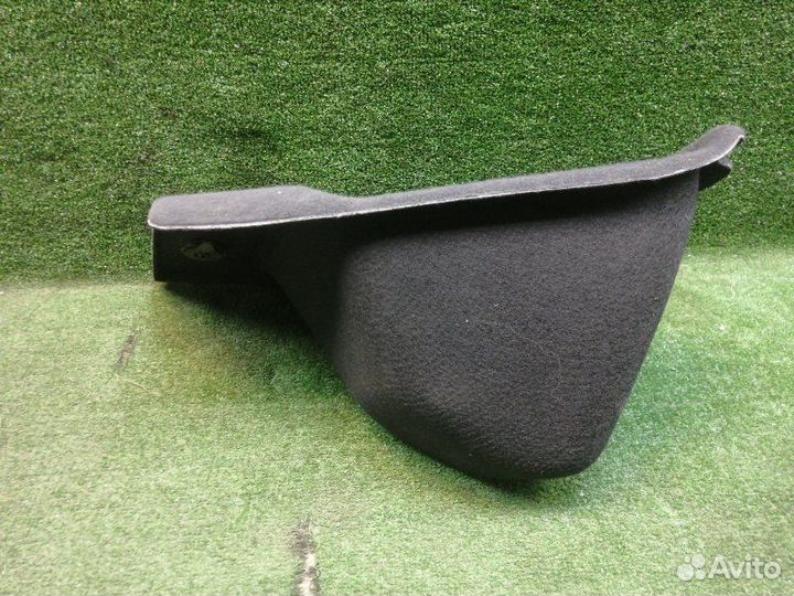 Обшивка багажника правая Audi Q3 8UB cczc 2013